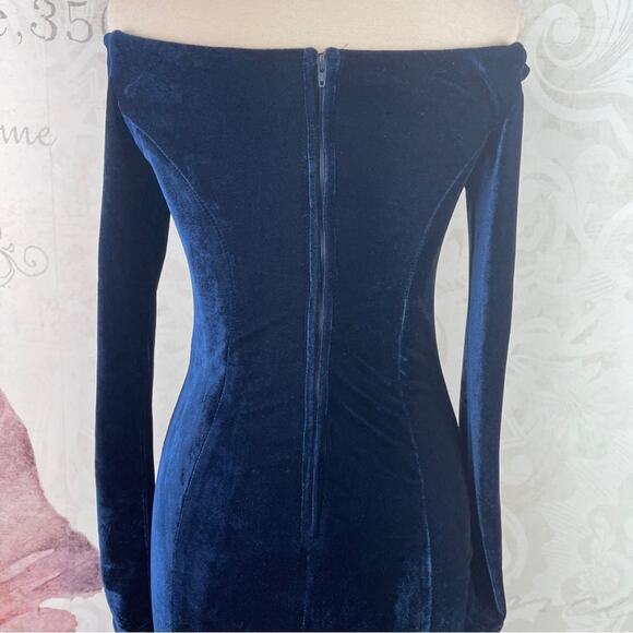 Unique Vintage blue velvet off the off-the-shoulder dress size small - Picture 7 of 11